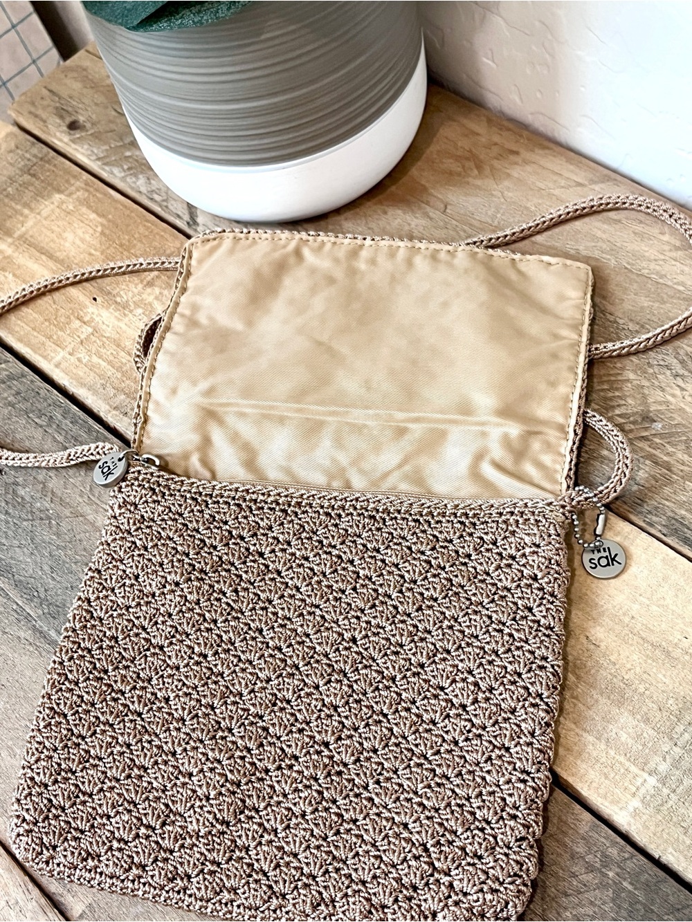 The Sak Vintage Crochet Flap Crossbody Bag Metallic Gold - Picture 3 of 5
